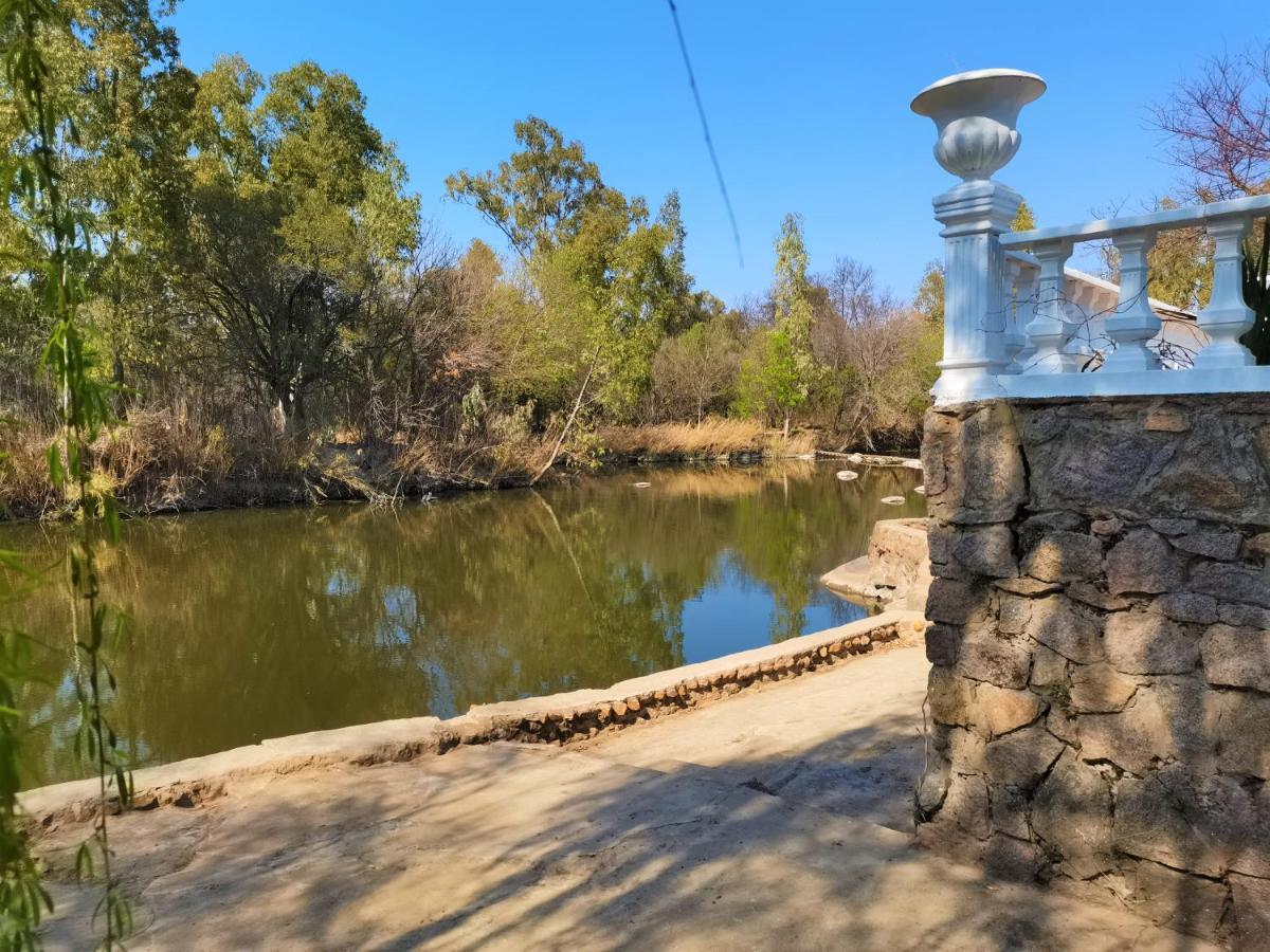 Otters' Haunt Eco Retreat Affittacamere Parys Esterno foto